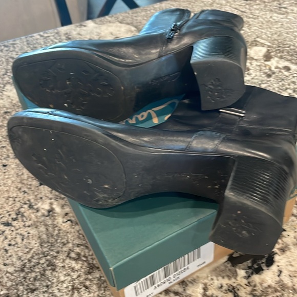 Clark’s size 8 women’s ankle boots - Picture 3 of 3